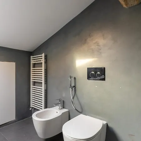 Italy Prestigious Historical Attic In Appartement *